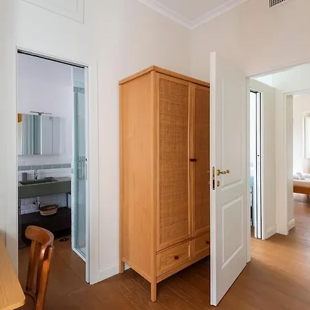 Auditorium Elegant Flat In The Park Апартаменты